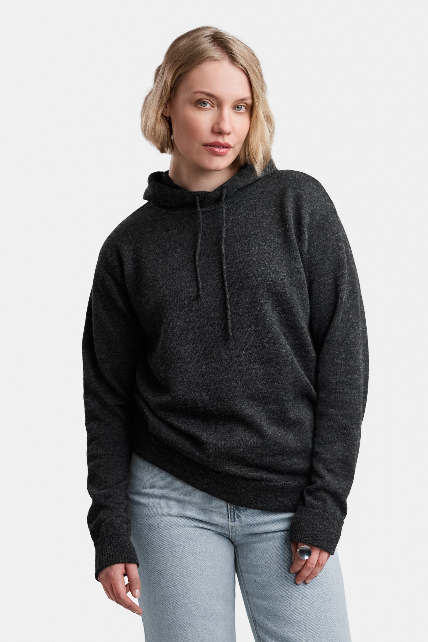Hoodie-neulehuppari, hiilenharmaa