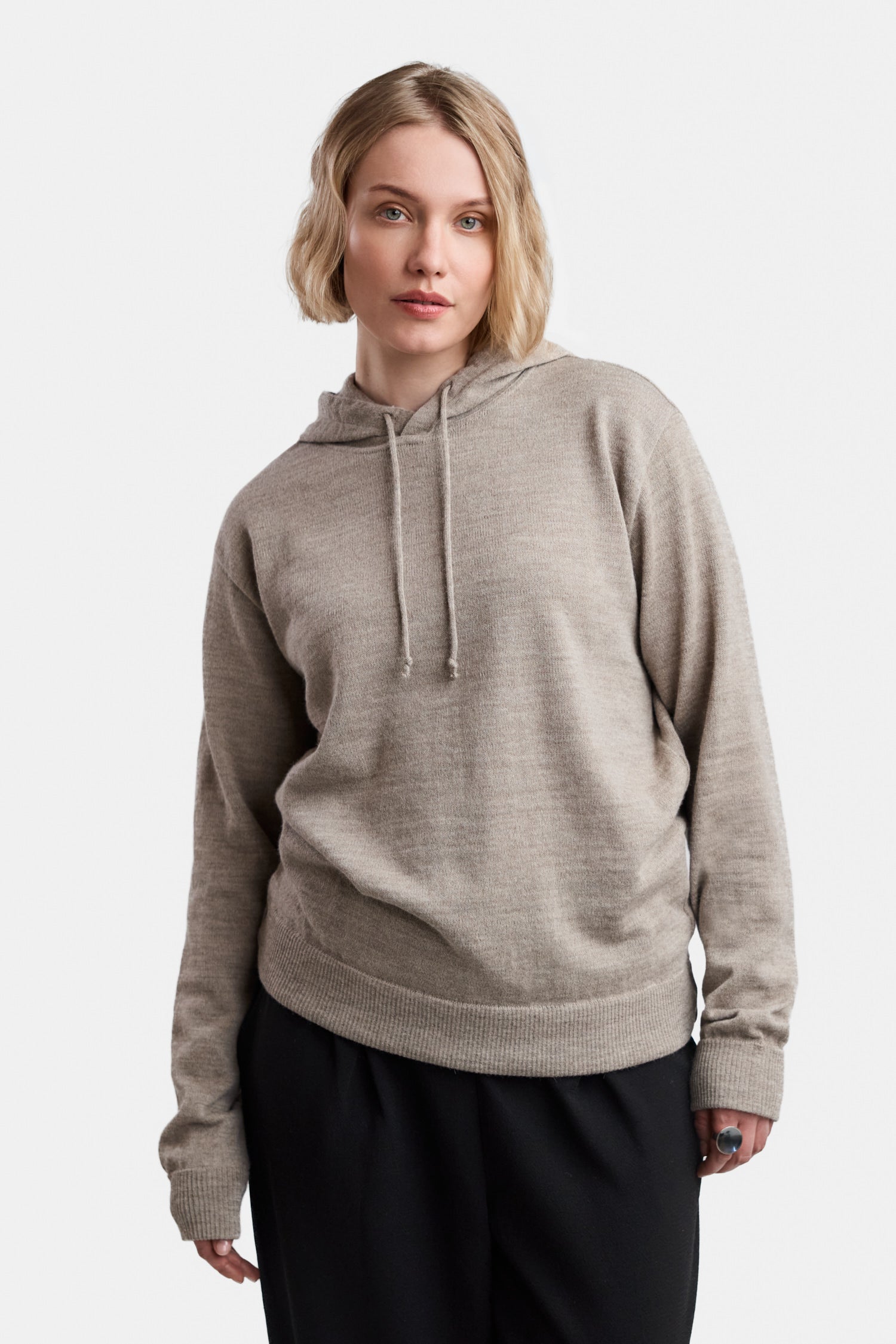 Hoodie-neulehuppari, greige