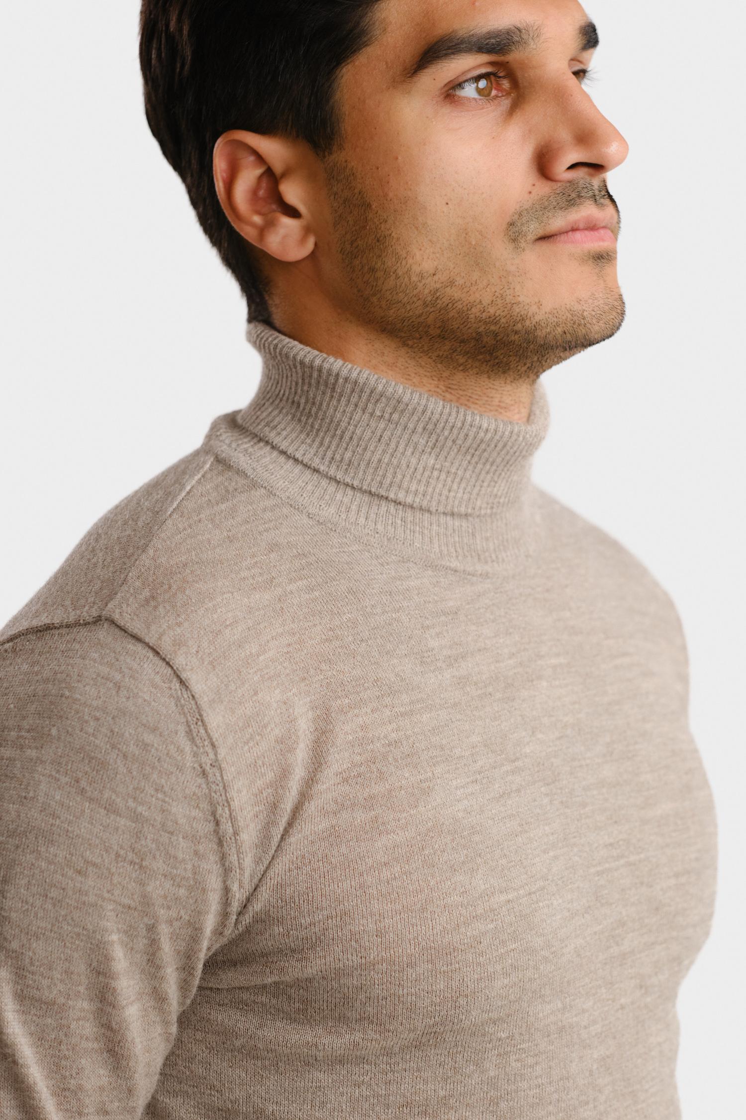 Roll Neck -pooloneule, greige
