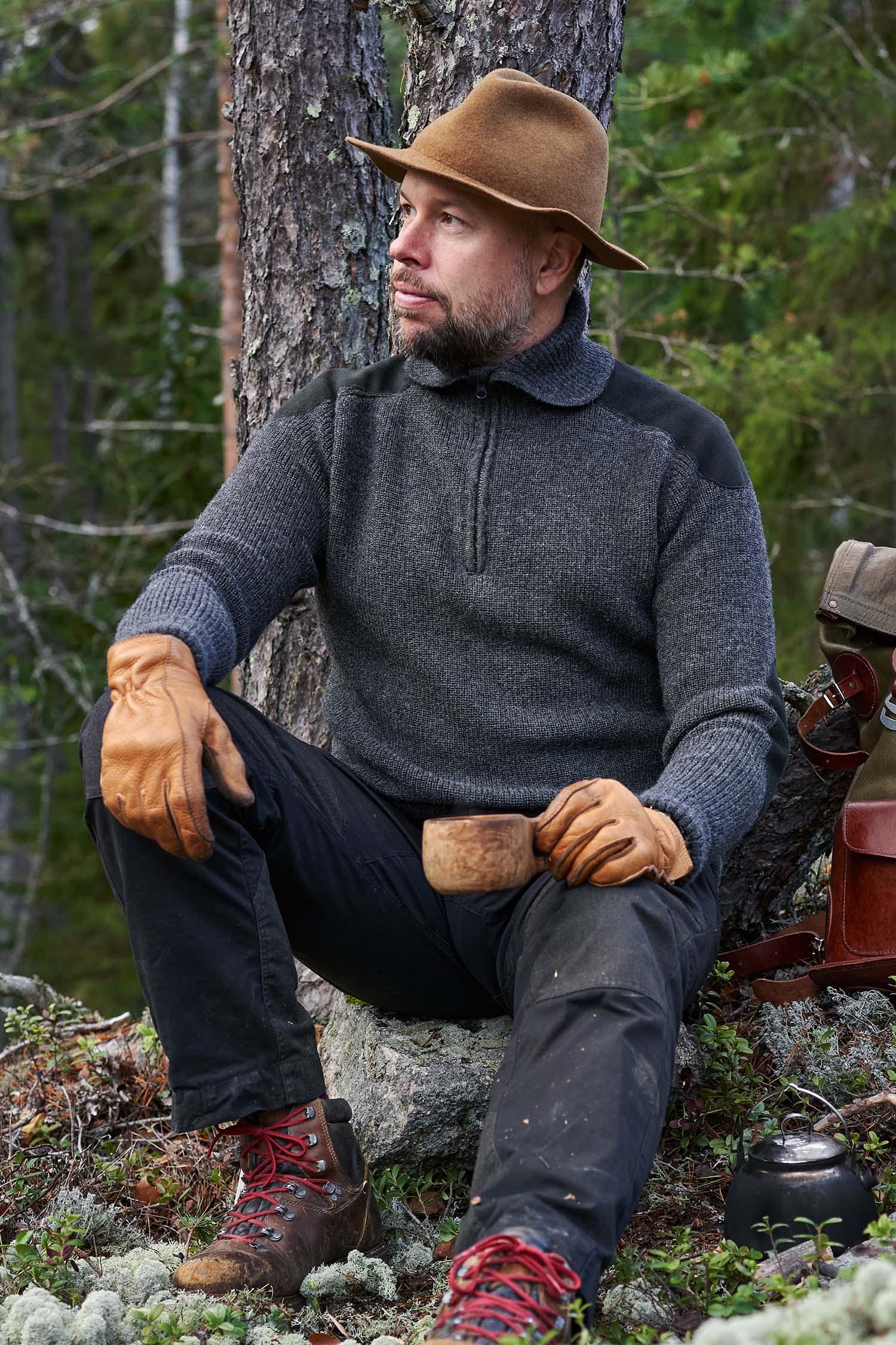 Lainio-neule, harmaa (myyjä: KASPERI)
